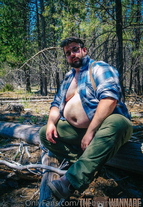 Naakte gelekte OnlyFans-foto van Thebearwannabe