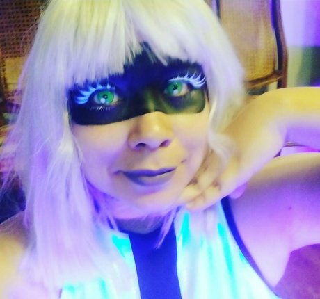 Naakte gelekte OnlyFans-foto van Lycalopexignis