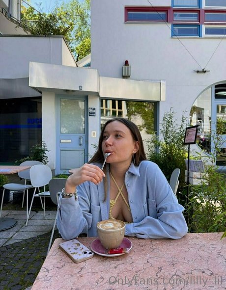 Naakte gelekte OnlyFans-foto van Lillylil