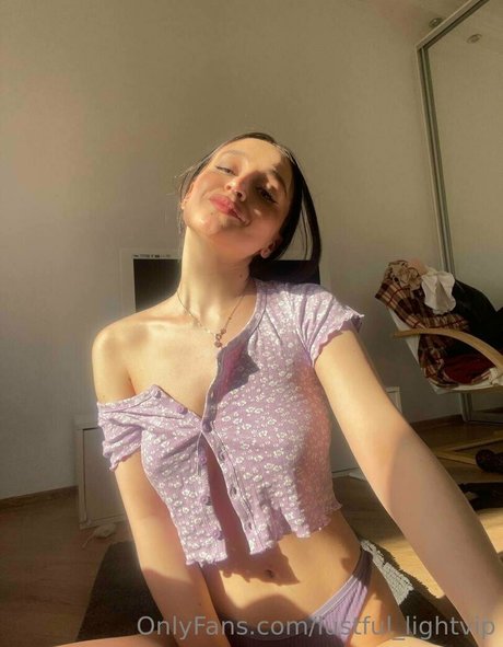 Naakte gelekte OnlyFans-foto van Lustfullightvip