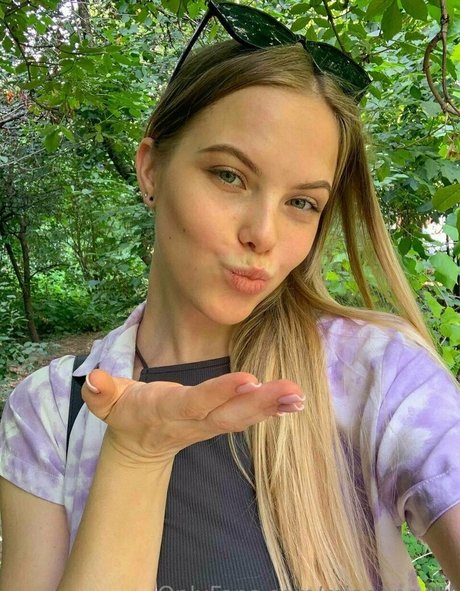 Naakte gelekte OnlyFans-foto van Miaaangelll