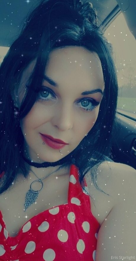 Naakte gelekte OnlyFans-foto van Wyldestardust
