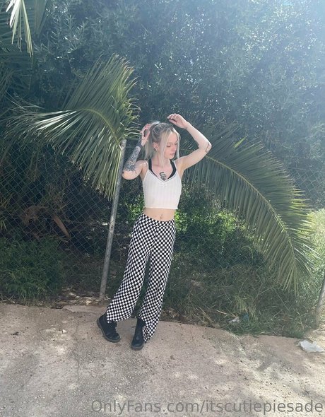Naakte gelekte OnlyFans-foto van Itscutiepiesade
