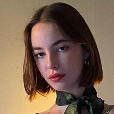 Naakte gelekte OnlyFans-foto van Amelie Manzoli