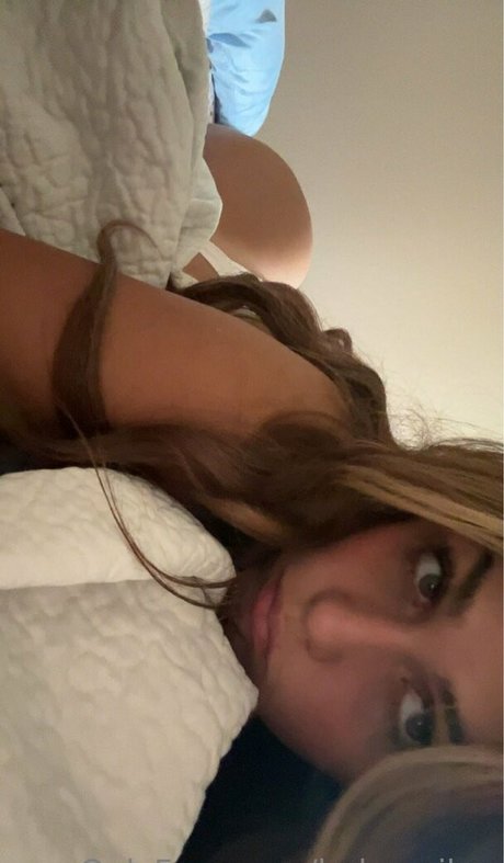 Naakte gelekte OnlyFans-foto van Haleymihm