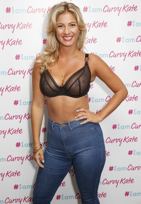 Naakte gelekte OnlyFans-foto van Cici Coleman