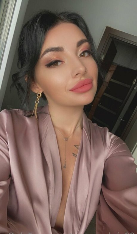 Naakte gelekte OnlyFans-foto van Yummykris69