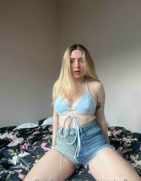 Naakte gelekte OnlyFans-foto van Yourparadisse