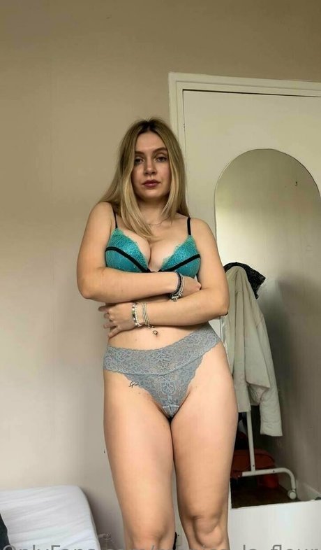 Naakte gelekte OnlyFans-foto van Yourparadisse