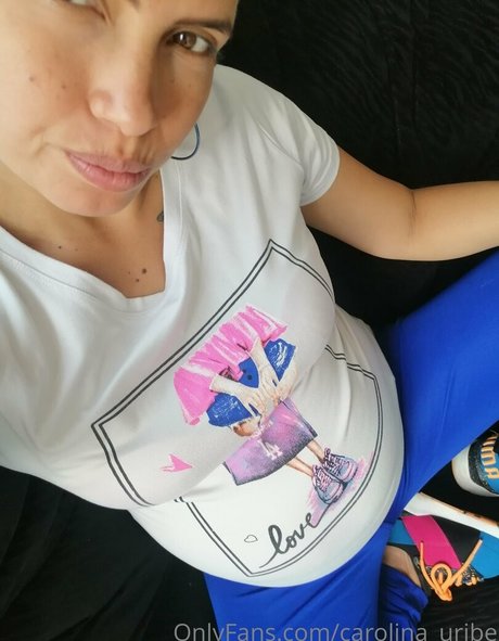 Naakte gelekte OnlyFans-foto van Carolinauribe