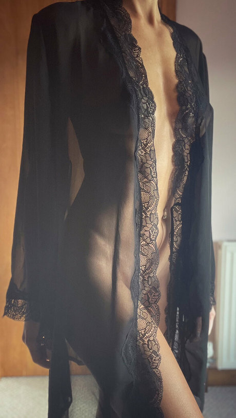 Naakte gelekte OnlyFans-foto van Bronzedaurora