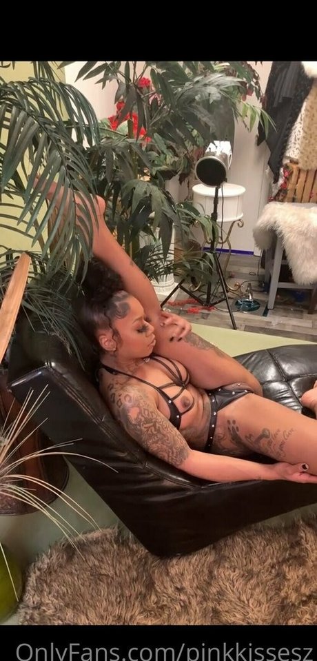 Naakte gelekte OnlyFans-foto van Pinkkissesz