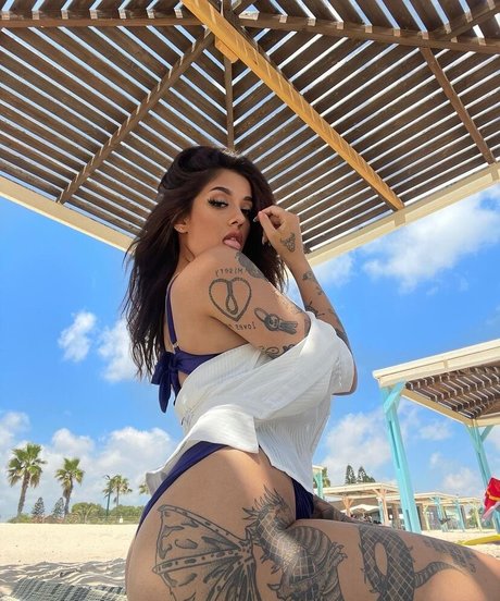 Naakte gelekte OnlyFans-foto van May Bakshi