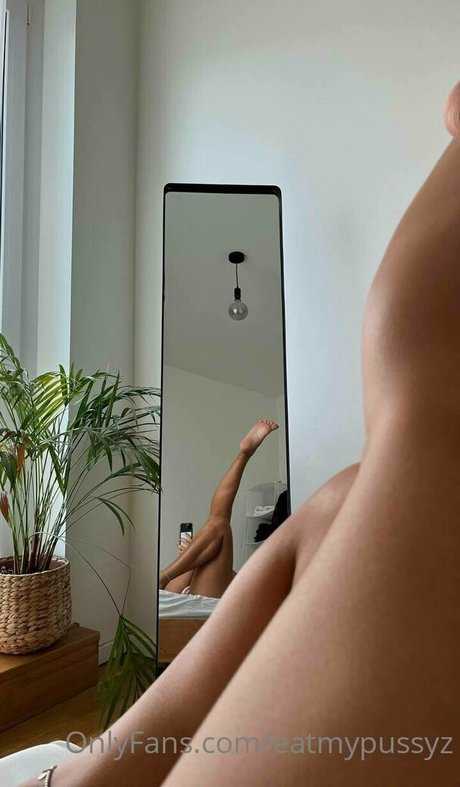 Naakte gelekte OnlyFans-foto van Lovelyrachel2000