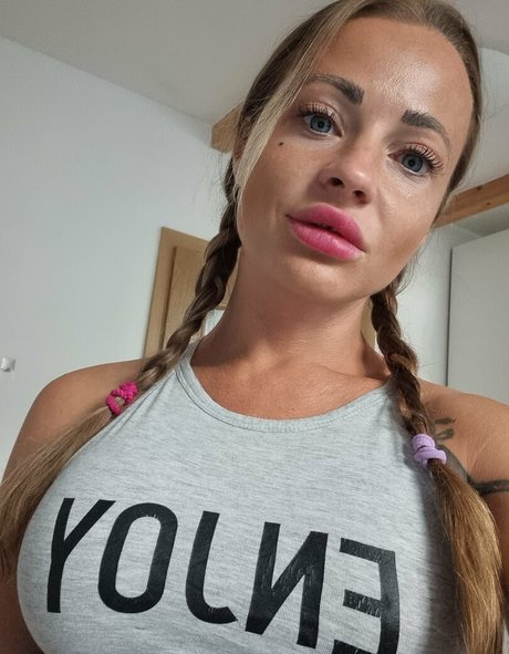 Yourmonicaa