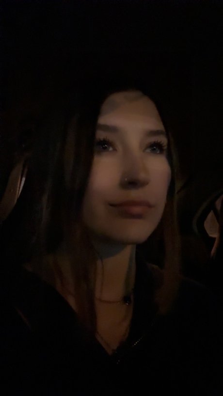 Naakte gelekte OnlyFans-foto van Kitty