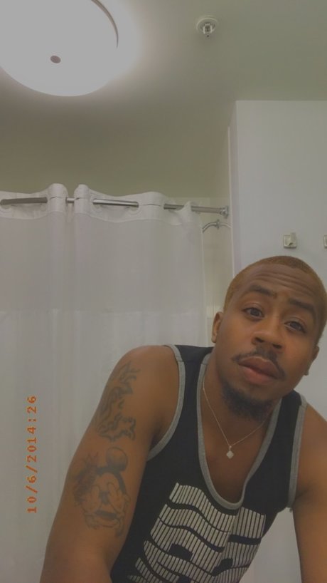 Naakte gelekte OnlyFans-foto van Prince Scorpio