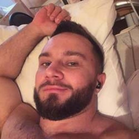 Naakte gelekte OnlyFans-foto van Dellzzy