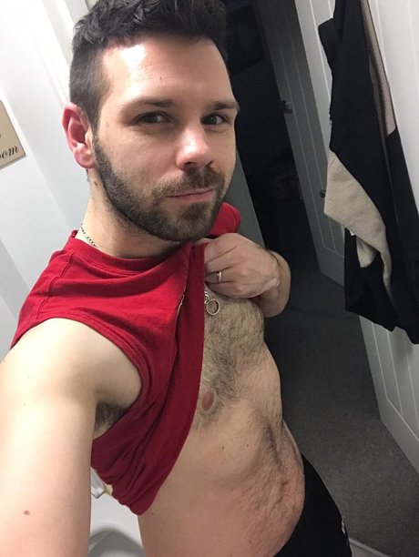 Naakte gelekte OnlyFans-foto van Dan James