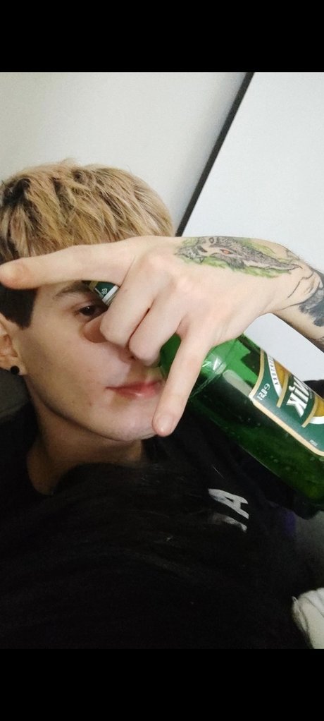 Naakte gelekte OnlyFans-foto van Dejvdee