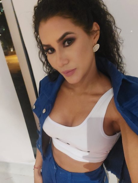 Naakte gelekte OnlyFans-foto van Domina Dominguez