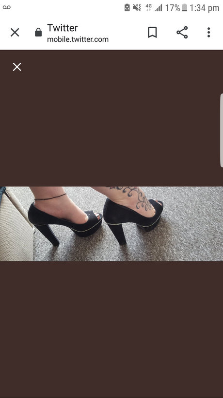Naakte gelekte OnlyFans-foto van Queen J