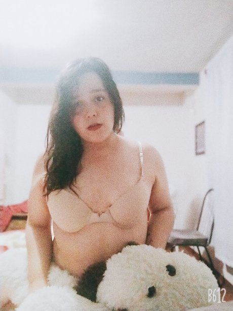 Naakte gelekte OnlyFans-foto van Di 