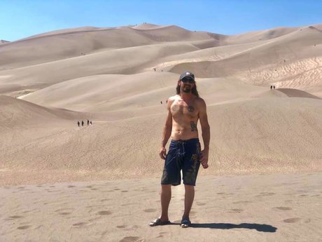 Naakte gelekte OnlyFans-foto van Duke