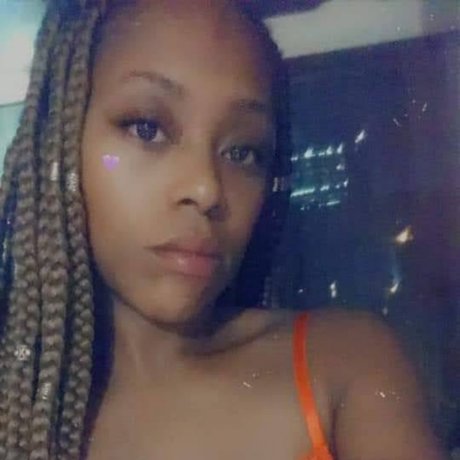 Naakte gelekte OnlyFans-foto van Rainshowers91