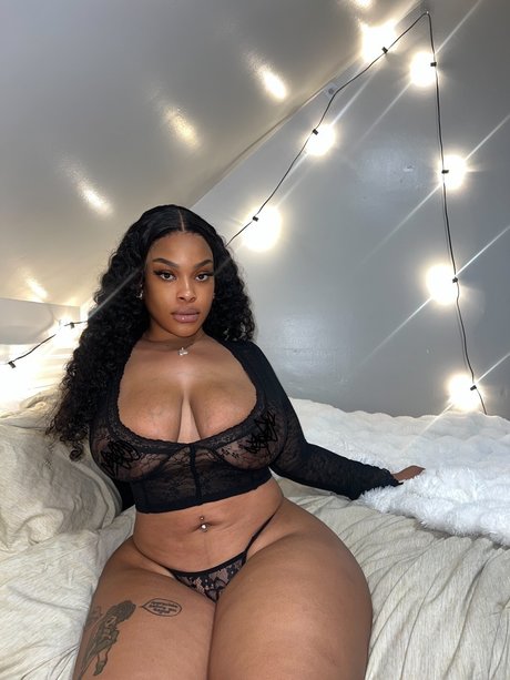 Naakte gelekte OnlyFans-foto van Angelbaby