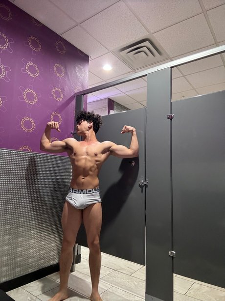 Naakte gelekte OnlyFans-foto van K D