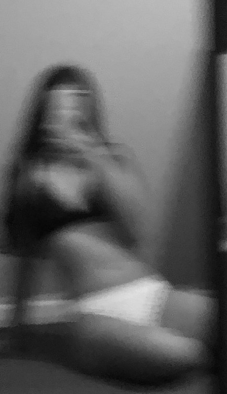 Naakte gelekte OnlyFans-foto van Ramona