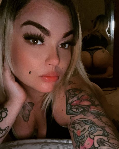 Naakte gelekte OnlyFans-foto van Reign De La Cruz