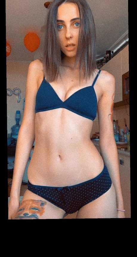Naakte gelekte OnlyFans-foto van Alice