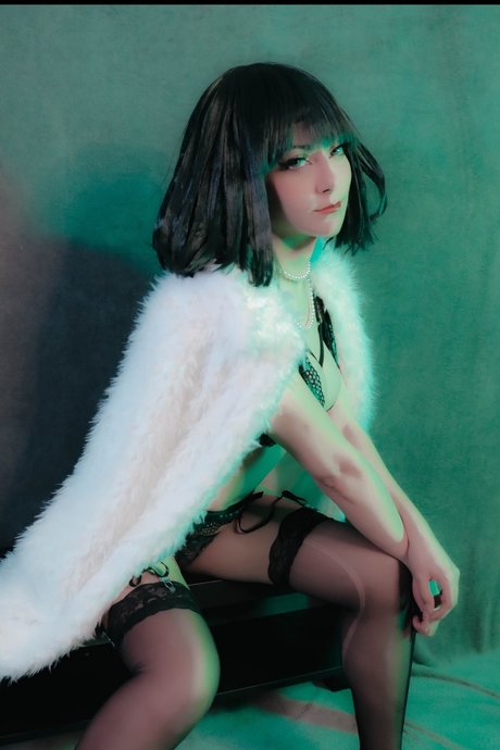Naakte gelekte OnlyFans-foto van Rue Kurosawa