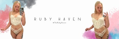 Naakte gelekte OnlyFans-foto van Ruby Haven