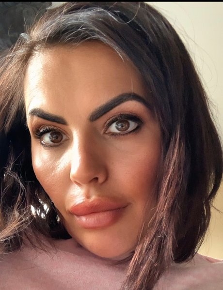 Naakte gelekte OnlyFans-foto van Scarlett March