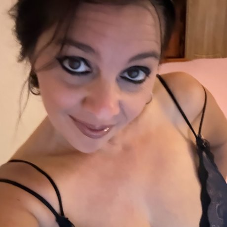 Naakte gelekte OnlyFans-foto van Salma De Nora