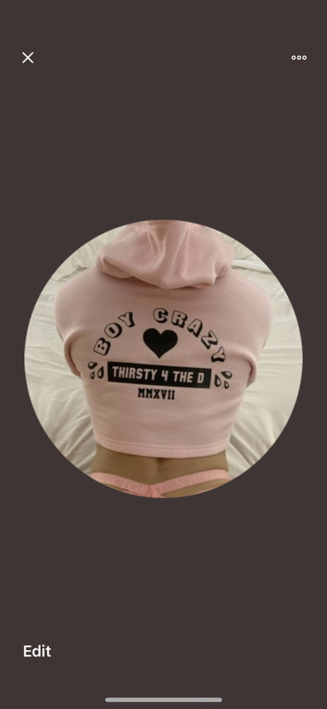 Naakte gelekte OnlyFans-foto van Saint Lucifer