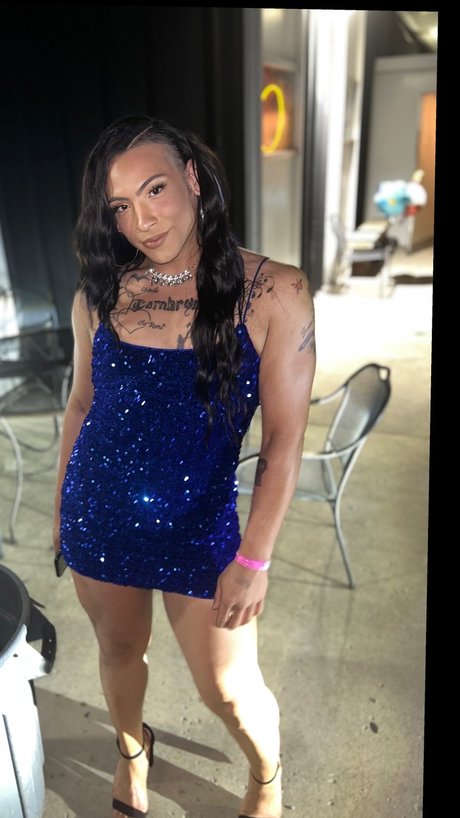 Naakte gelekte OnlyFans-foto van Karma Baker