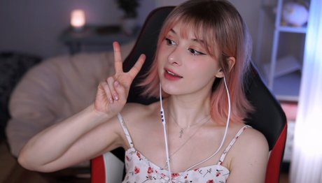Naakte gelekte OnlyFans-foto van Yuli