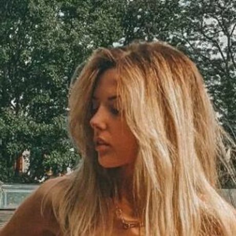 Naakte gelekte OnlyFans-foto van Missessummoner