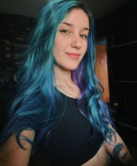 Naakte gelekte OnlyFans-foto van Teteia