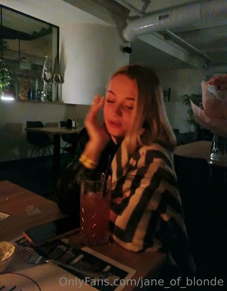 Naakte gelekte OnlyFans-foto van Janemyller
