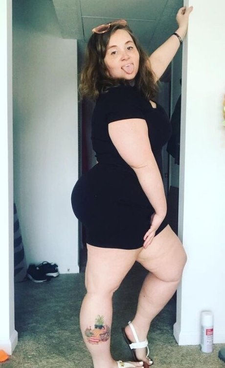 Naakte gelekte OnlyFans-foto van Mobuns