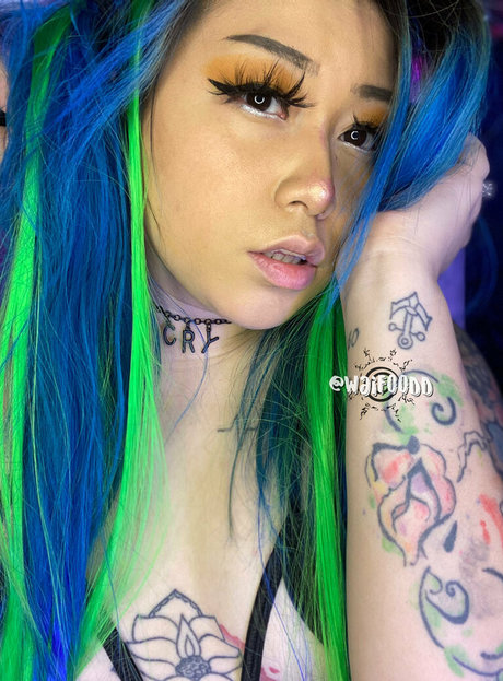 Naakte gelekte OnlyFans-foto van Waifoodd