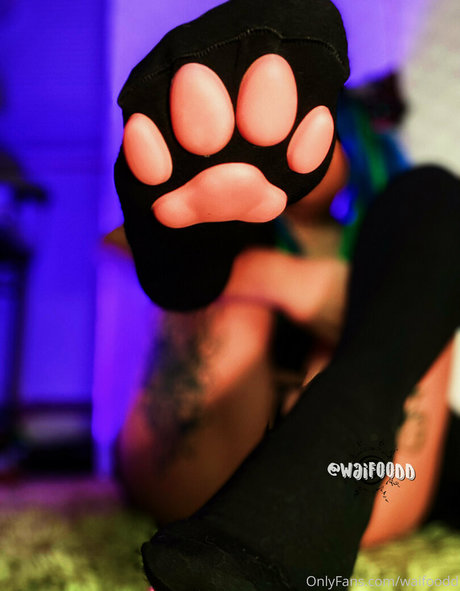 Naakte gelekte OnlyFans-foto van Waifoodd