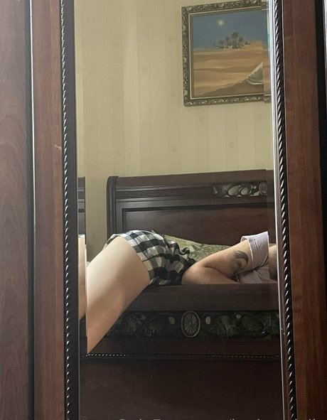 Naakte gelekte OnlyFans-foto van Karinadolly