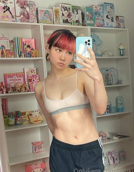 Naakte gelekte OnlyFans-foto van Ywukki