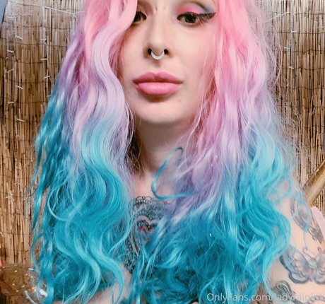 Naakte gelekte OnlyFans-foto van Queenrainifree
